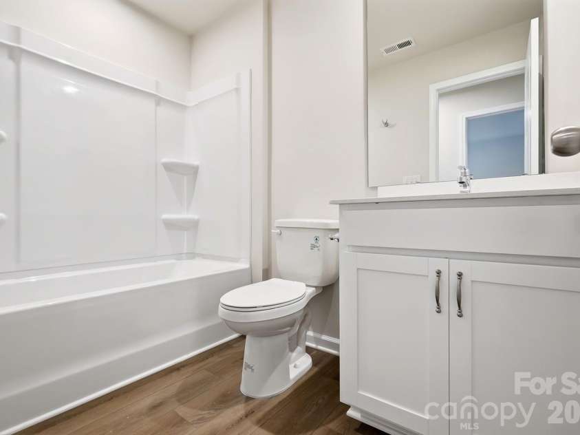 1304 Vibrant Road, Charlotte, NC 28215.  MLS# CAR4389925, YatesRealty ID 27764. 