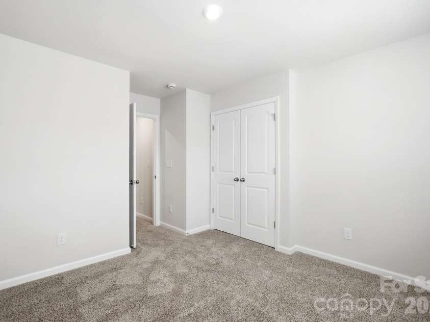 1304 Vibrant Road, Charlotte, NC 28215.  MLS# CAR4389925, YatesRealty ID 27764. 