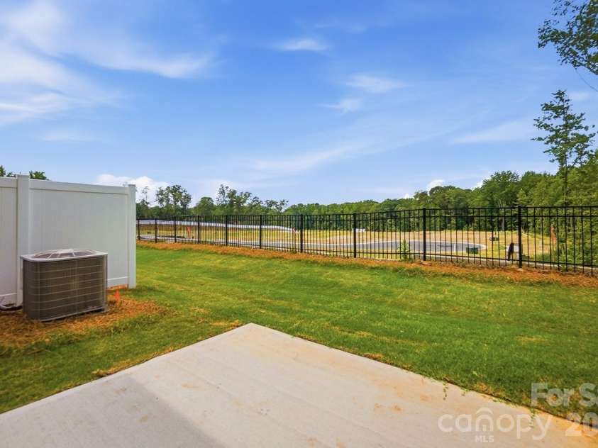 1304 Vibrant Road, Charlotte, NC 28215.  MLS# CAR4389925, YatesRealty ID 27764. 