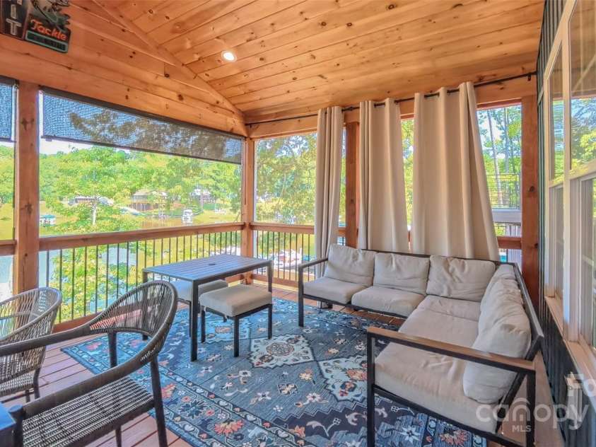 407 Capistrano Shores Boulevard, Lexington, NC 27292.  MLS# CAR4274902, YatesRealty ID 27764. 