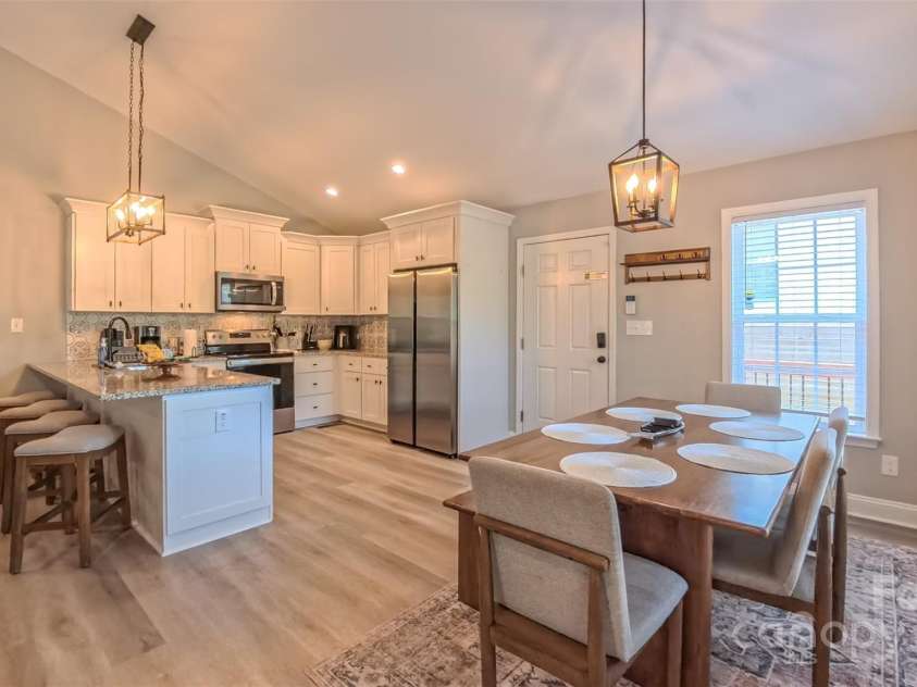 407 Capistrano Shores Boulevard, Lexington, NC 27292.  MLS# CAR4274902, YatesRealty ID 27764. 