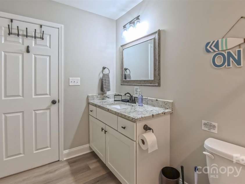 407 Capistrano Shores Boulevard, Lexington, NC 27292.  MLS# CAR4274902, YatesRealty ID 27764. 