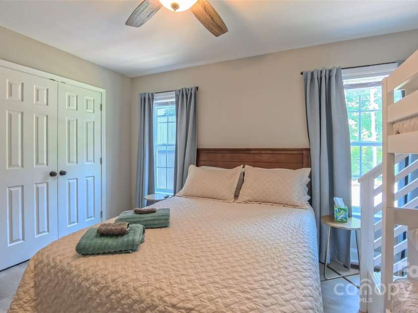 407 Capistrano Shores Boulevard, Lexington, NC 27292.  MLS# CAR4274902, YatesRealty ID 27764. 