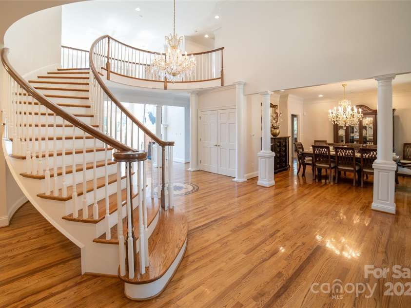 2770 Lakeview Drive, Lenoir, NC 28645.  MLS# CAR4274272, YatesRealty ID 27765. 2 story foyerFormal Dining Rm on rt