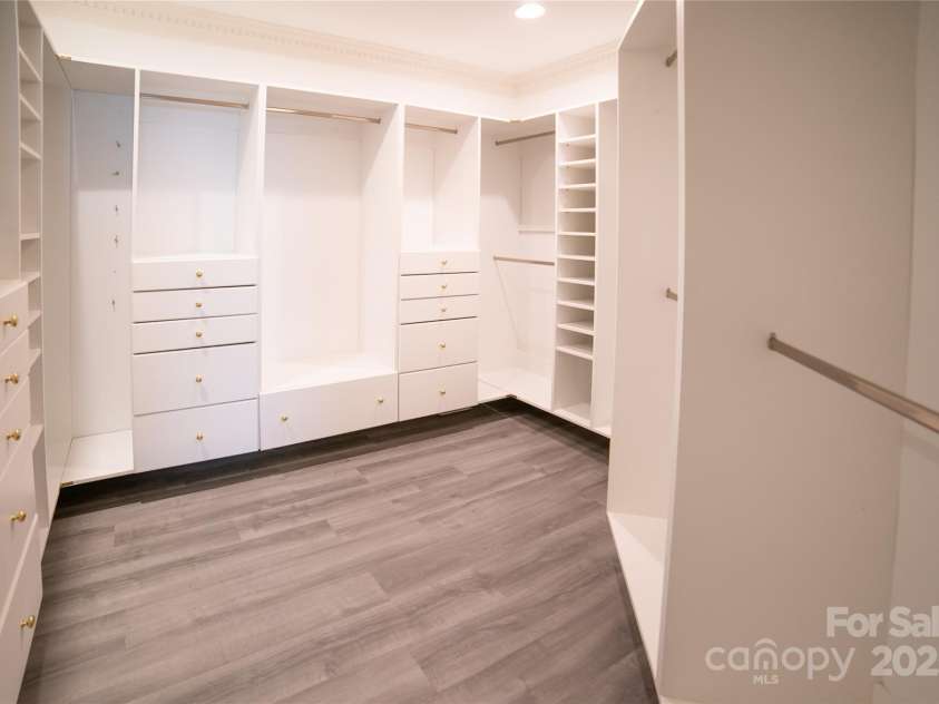 2770 Lakeview Drive, Lenoir, NC 28645.  MLS# CAR4274272, YatesRealty ID 27765. Primary closet