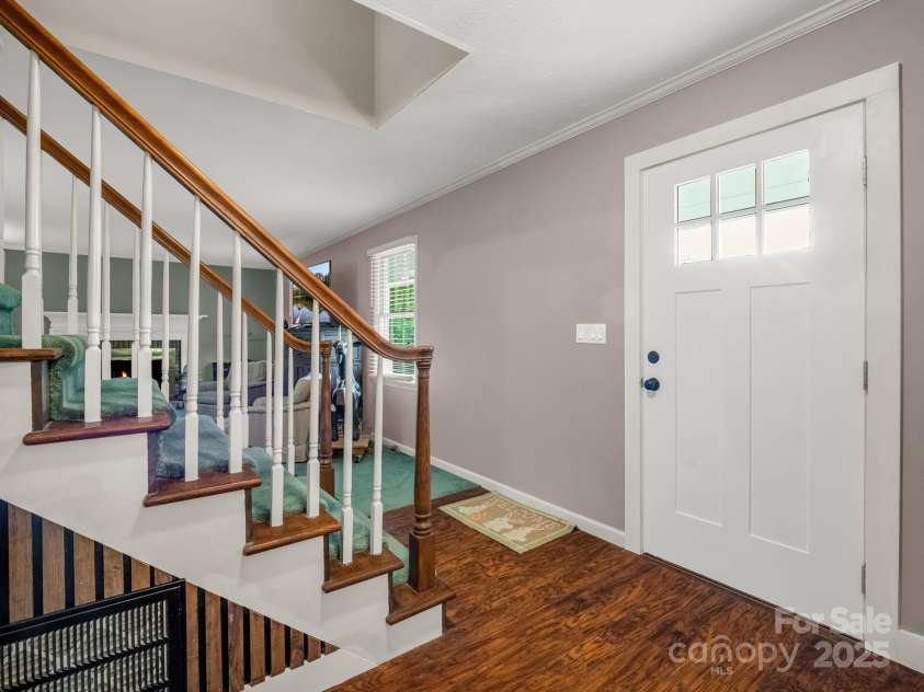 213 Raintree Drive, Hendersonville, NC 28791.  MLS# CAR4280901, YatesRealty ID 27766. As you come in the main level, to the living, formal dining or head to the kitchen... you can entertain and hosts or keep all for yourself, so much space!