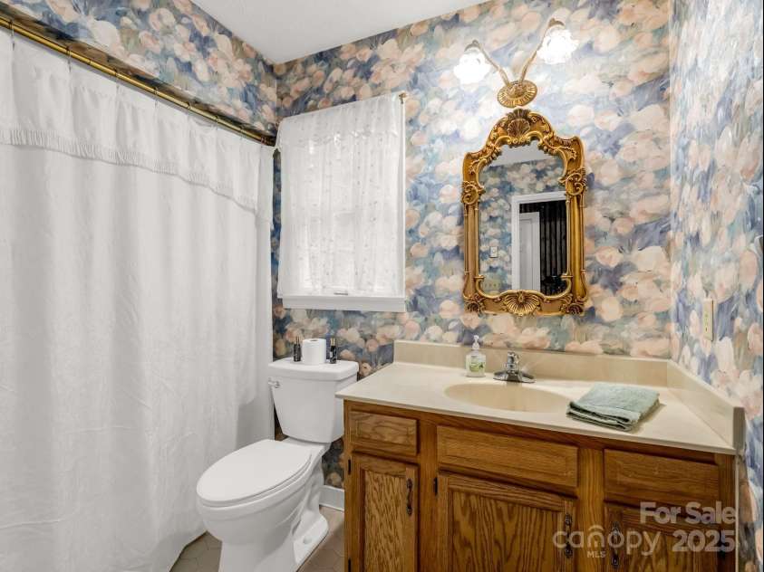 213 Raintree Drive, Hendersonville, NC 28791.  MLS# CAR4280901, YatesRealty ID 27766. Bathroom 2