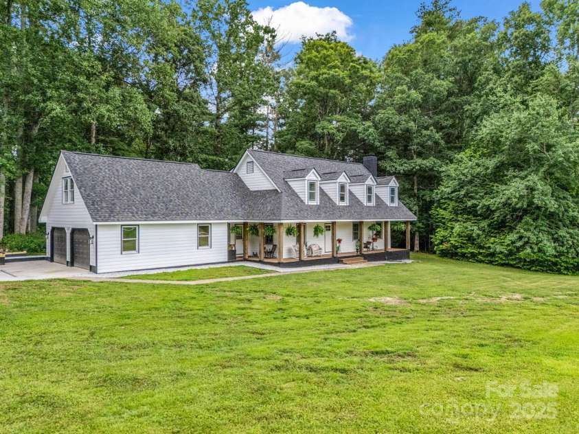 213 Raintree Drive, Hendersonville, NC 28791.  MLS# CAR4280901, YatesRealty ID 27766. Your 