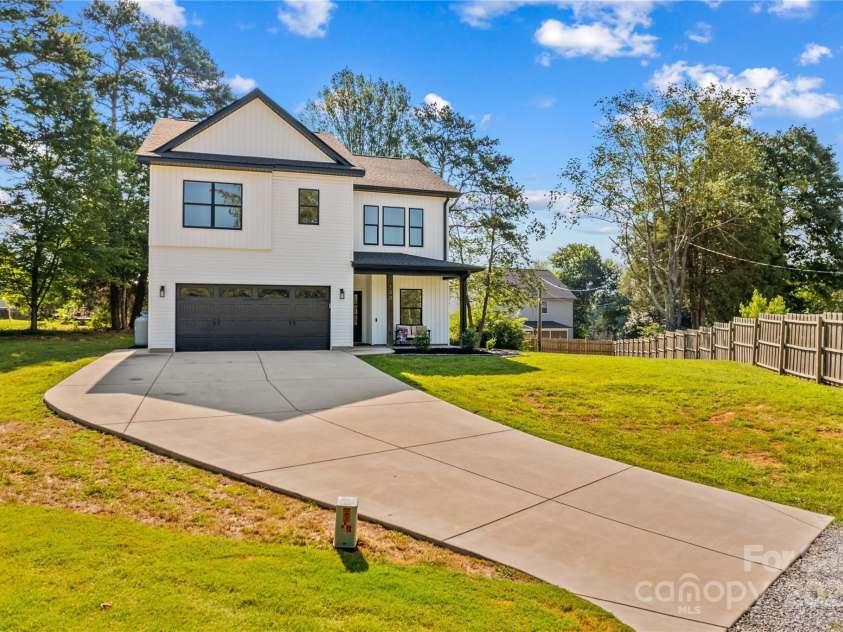 123 Ensign Place, Mooresville, NC 28117.  MLS# CAR4283762, YatesRealty ID 27768. 