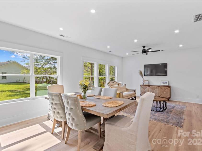 123 Ensign Place, Mooresville, NC 28117.  MLS# CAR4283762, YatesRealty ID 27768. Dining Area