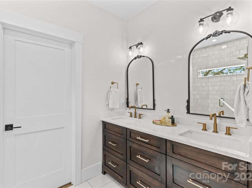 123 Ensign Place, Mooresville, NC 28117.  MLS# CAR4283762, YatesRealty ID 27768. Master Bathroom