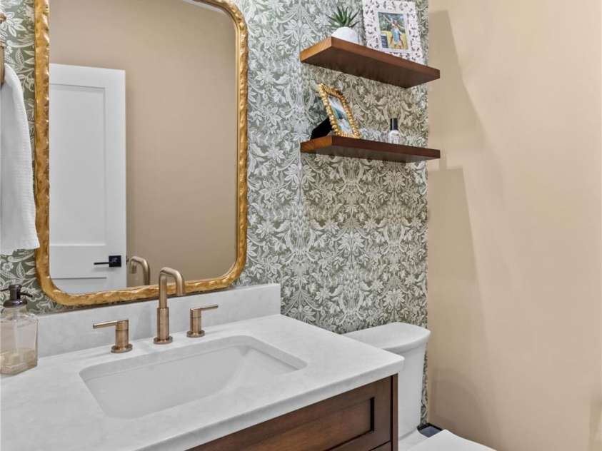 123 Ensign Place, Mooresville, NC 28117.  MLS# CAR4283762, YatesRealty ID 27768. Powder Bath