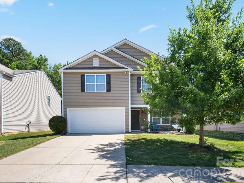 5329 Park Brook Drive, Charlotte, NC 28269.  MLS# CAR4389969, YatesRealty ID 27768. 
