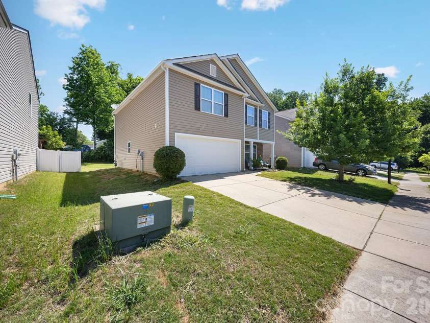 5329 Park Brook Drive, Charlotte, NC 28269.  MLS# CAR4389969, YatesRealty ID 27768. 