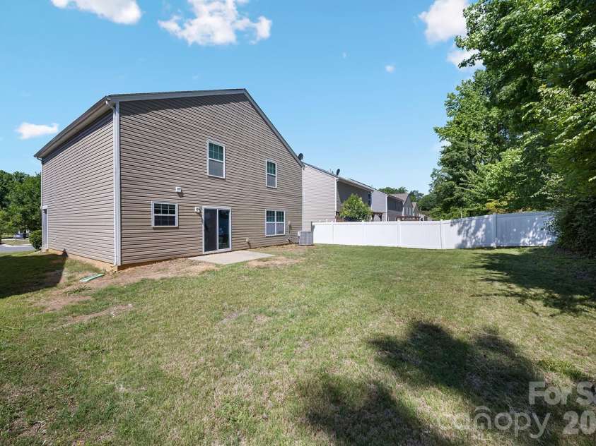 5329 Park Brook Drive, Charlotte, NC 28269.  MLS# CAR4389969, YatesRealty ID 27768. 