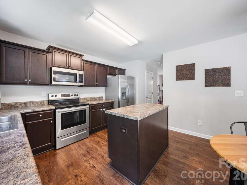 5329 Park Brook Drive, Charlotte, NC 28269.  MLS# CAR4389969, YatesRealty ID 27768. 
