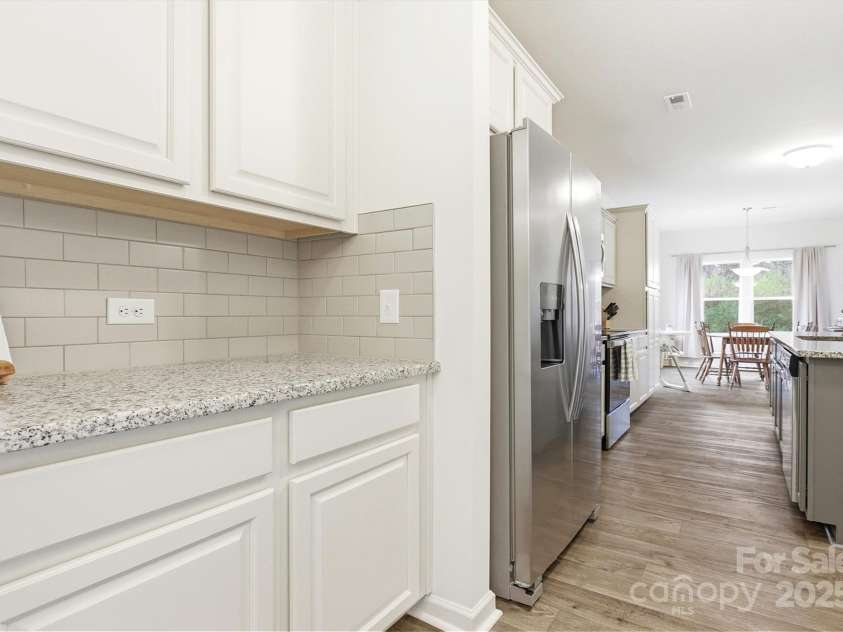 1328 Oakhurst Drive, Waxhaw, NC 28173.  MLS# CAR4332580, YatesRealty ID 2777. Butlers Pantry