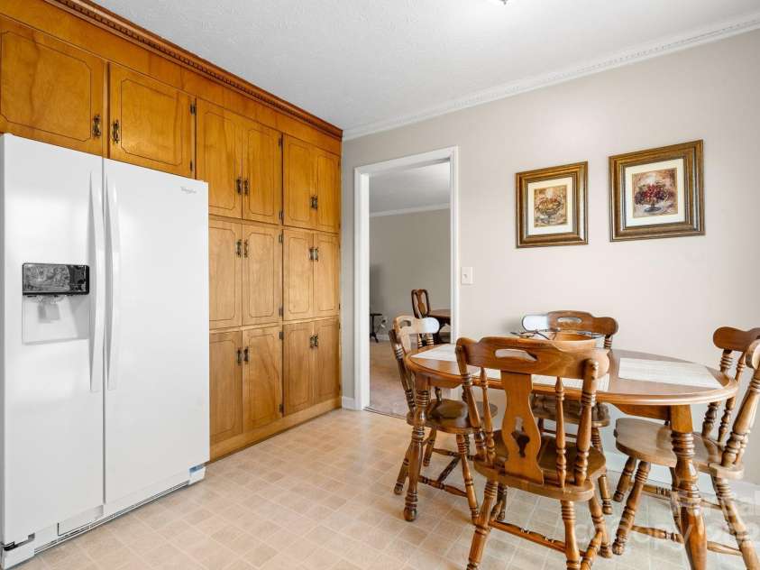 3808 22nd Street Court, Hickory, NC 28601.  MLS# CAR4228446, YatesRealty ID 2777. 