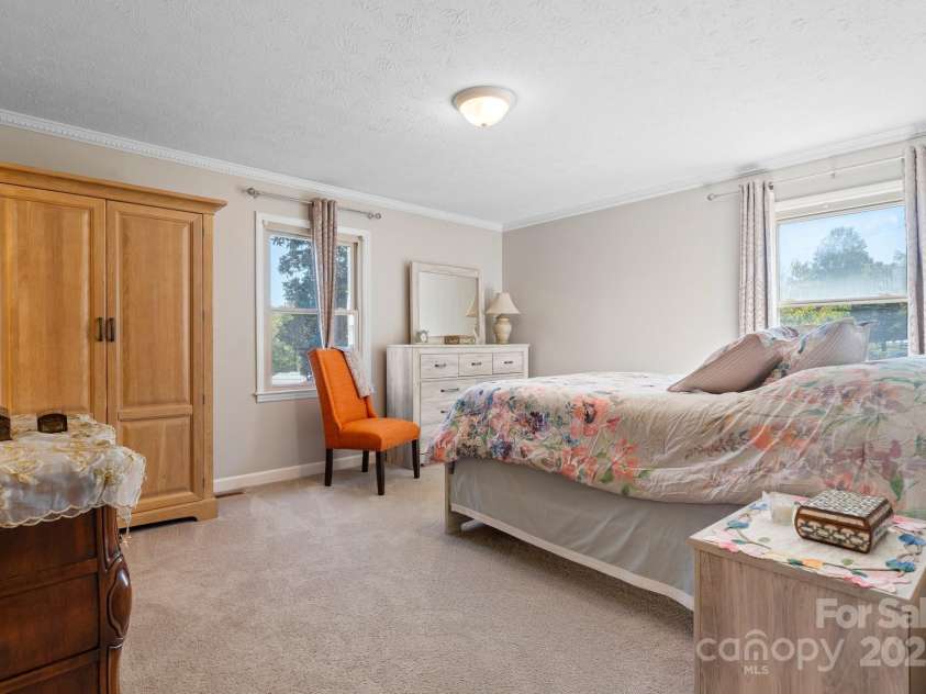 3808 22nd Street Court, Hickory, NC 28601.  MLS# CAR4228446, YatesRealty ID 2777. 