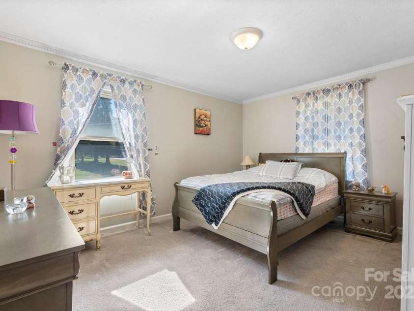 3808 22nd Street Court, Hickory, NC 28601.  MLS# CAR4228446, YatesRealty ID 2777. 