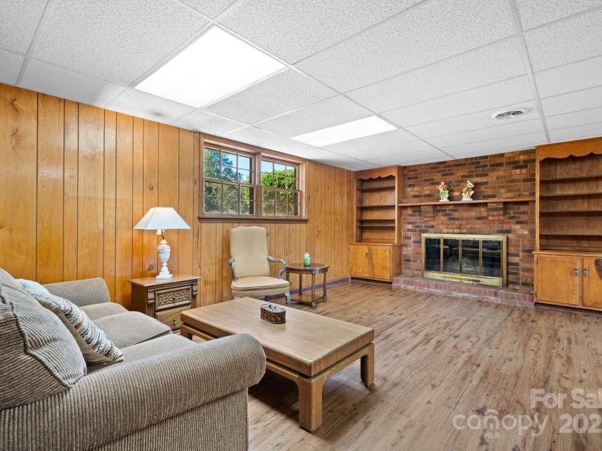 3808 22nd Street Court, Hickory, NC 28601.  MLS# CAR4228446, YatesRealty ID 2777. 