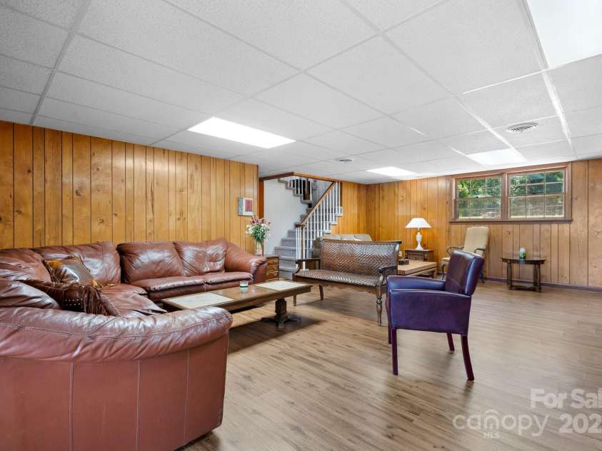 3808 22nd Street Court, Hickory, NC 28601.  MLS# CAR4228446, YatesRealty ID 2777. 