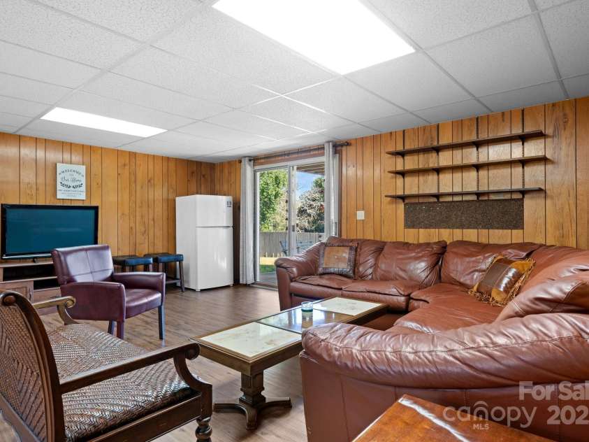 3808 22nd Street Court, Hickory, NC 28601.  MLS# CAR4228446, YatesRealty ID 2777. 