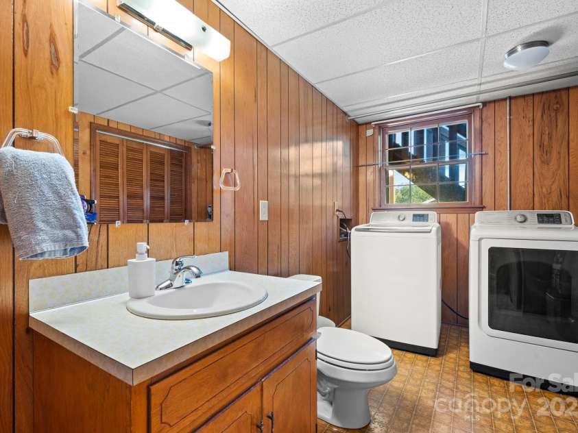 3808 22nd Street Court, Hickory, NC 28601.  MLS# CAR4228446, YatesRealty ID 2777. 