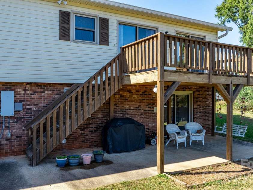 3808 22nd Street Court, Hickory, NC 28601.  MLS# CAR4228446, YatesRealty ID 2777. 