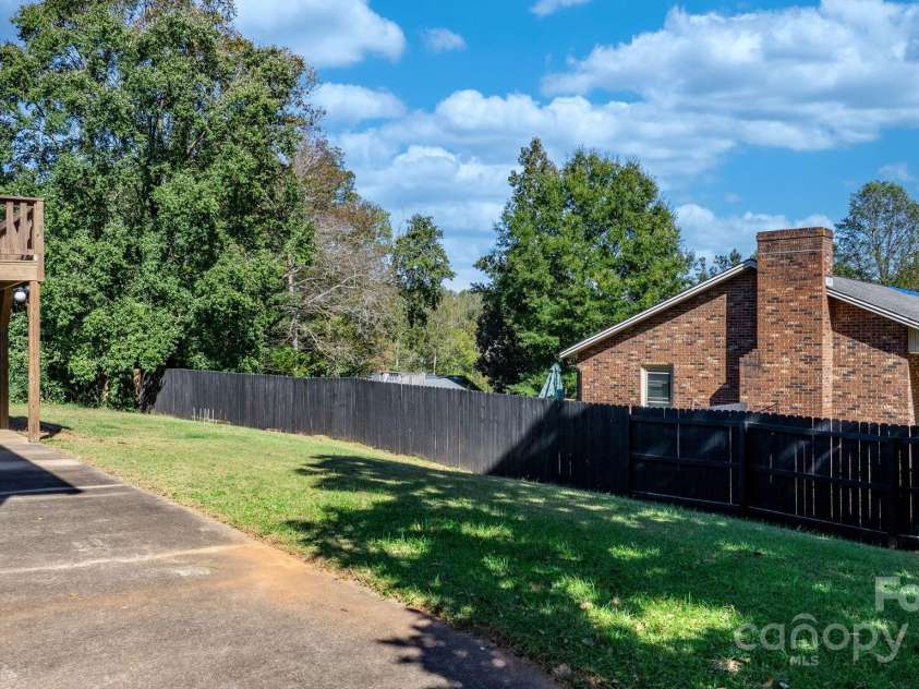 3808 22nd Street Court, Hickory, NC 28601.  MLS# CAR4228446, YatesRealty ID 2777. 