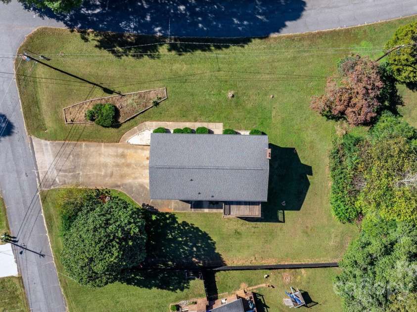 3808 22nd Street Court, Hickory, NC 28601.  MLS# CAR4228446, YatesRealty ID 2777. 