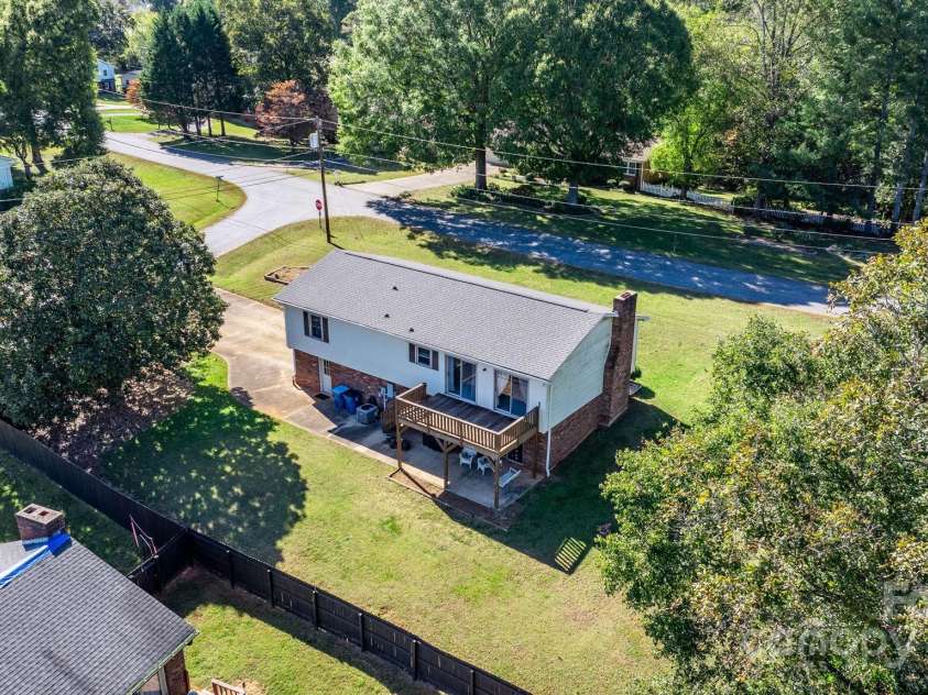 3808 22nd Street Court, Hickory, NC 28601.  MLS# CAR4228446, YatesRealty ID 2777. 
