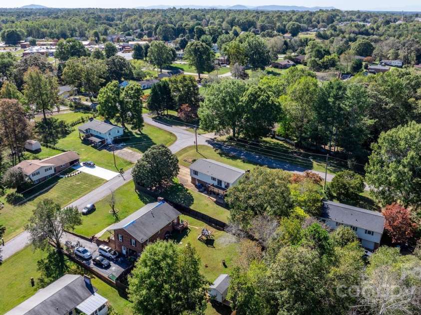 3808 22nd Street Court, Hickory, NC 28601.  MLS# CAR4228446, YatesRealty ID 2777. 
