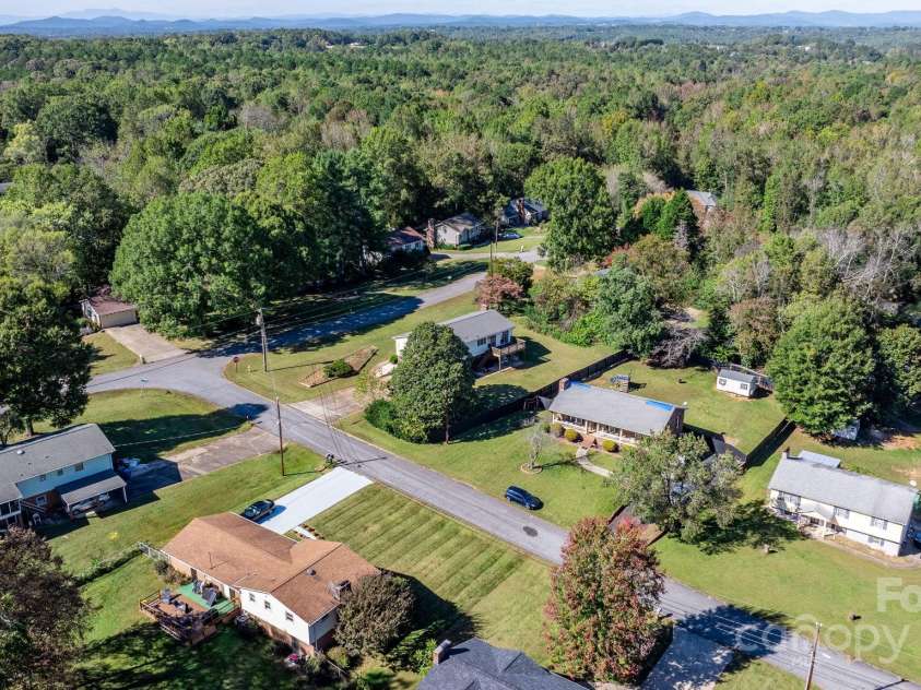 3808 22nd Street Court, Hickory, NC 28601.  MLS# CAR4228446, YatesRealty ID 2777. 