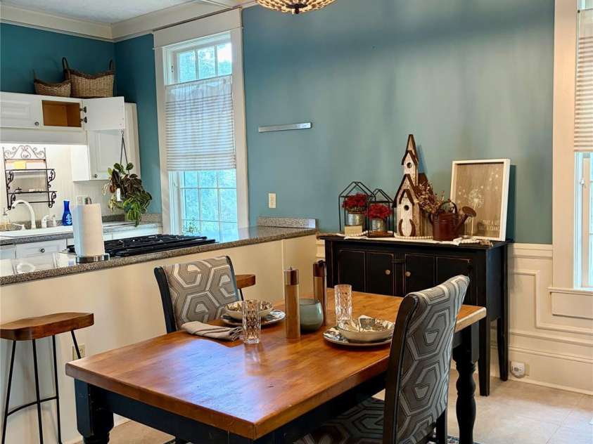 1417 Melrose Drive, Shelby, NC 28152.  MLS# CAR4386455, YatesRealty ID 27772. Dining area