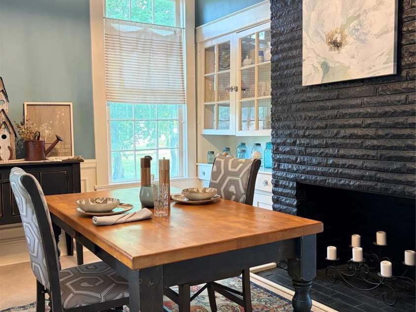 1417 Melrose Drive, Shelby, NC 28152.  MLS# CAR4386455, YatesRealty ID 27772. Dining area.