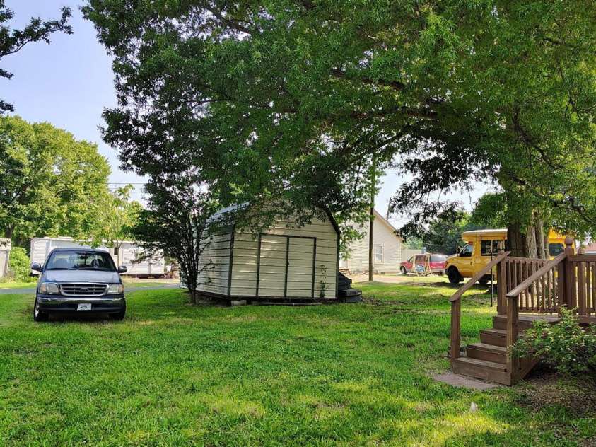 8504 Moores Chapel Road, Charlotte, NC 28214.  MLS# CAR4284754, YatesRealty ID 27772. Back yard