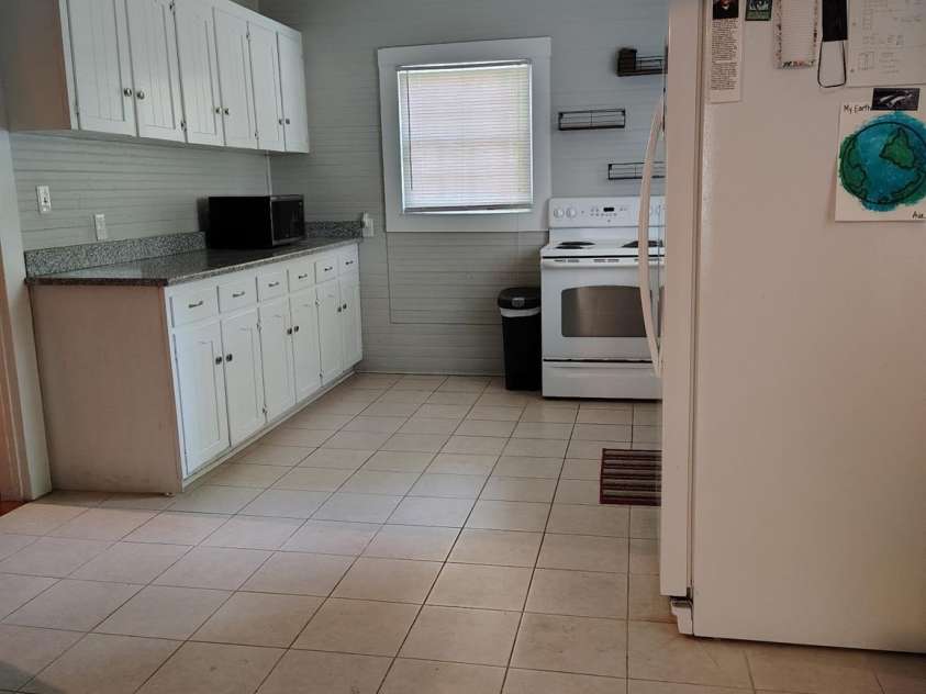 8504 Moores Chapel Road, Charlotte, NC 28214.  MLS# CAR4284754, YatesRealty ID 27772. Kitchen