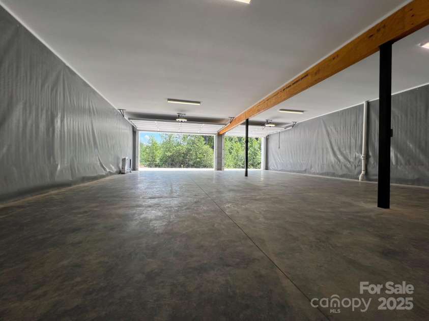 110 Yadkin River Road, Statesville, NC 28625.  MLS# CAR4284213, YatesRealty ID 27775. 