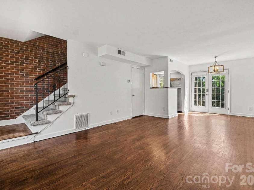 4329 Hathaway Street, Charlotte, NC 28211.  MLS# CAR4383615, YatesRealty ID 27776. 