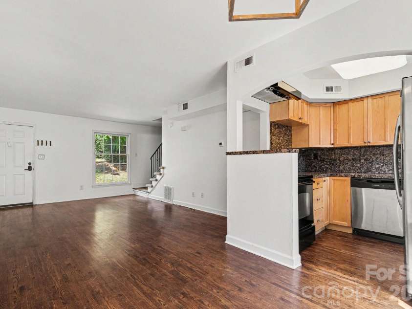 4329 Hathaway Street, Charlotte, NC 28211.  MLS# CAR4383615, YatesRealty ID 27776. 