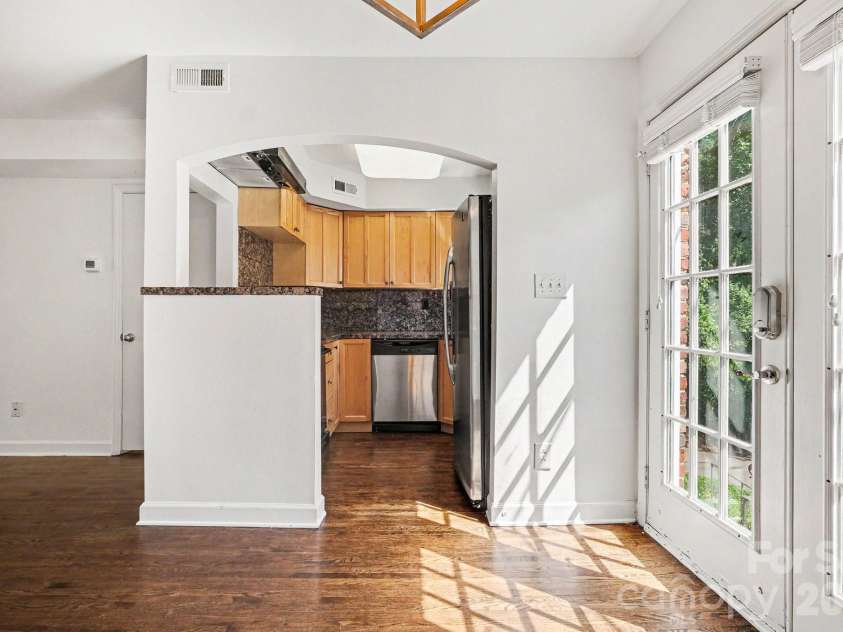 4329 Hathaway Street, Charlotte, NC 28211.  MLS# CAR4383615, YatesRealty ID 27776. 