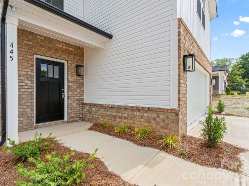445 Contentment Court, Kannapolis, NC 28083.  MLS# CAR4284839, YatesRealty ID 27776. 