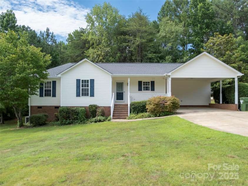 1114 Courtney Cove Court, Gastonia, NC 28052.  MLS# CAR4284403, YatesRealty ID 27777. 