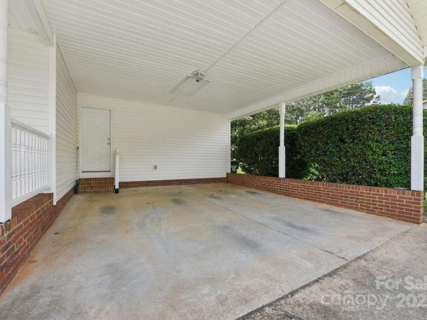 1114 Courtney Cove Court, Gastonia, NC 28052.  MLS# CAR4284403, YatesRealty ID 27777. 