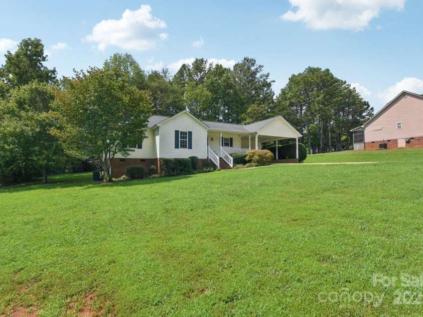 1114 Courtney Cove Court, Gastonia, NC 28052.  MLS# CAR4284403, YatesRealty ID 27777. 