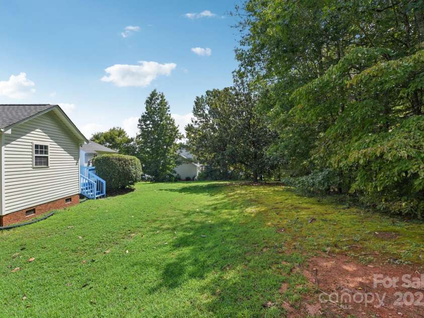 1114 Courtney Cove Court, Gastonia, NC 28052.  MLS# CAR4284403, YatesRealty ID 27777. 