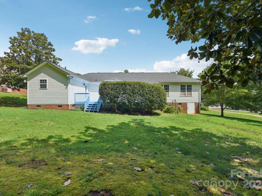 1114 Courtney Cove Court, Gastonia, NC 28052.  MLS# CAR4284403, YatesRealty ID 27777. 
