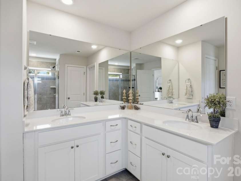 5688 Newton Way, Maiden, NC 28650.  MLS# CAR4384770, YatesRealty ID 27777. 