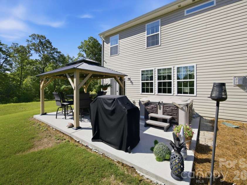 5688 Newton Way, Maiden, NC 28650.  MLS# CAR4384770, YatesRealty ID 27777. 